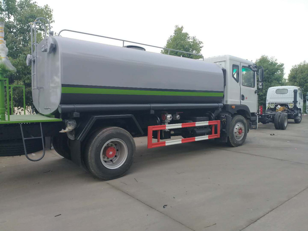 鸡西改装洒水车新工艺 赋能城市环卫与特种作业新篇章