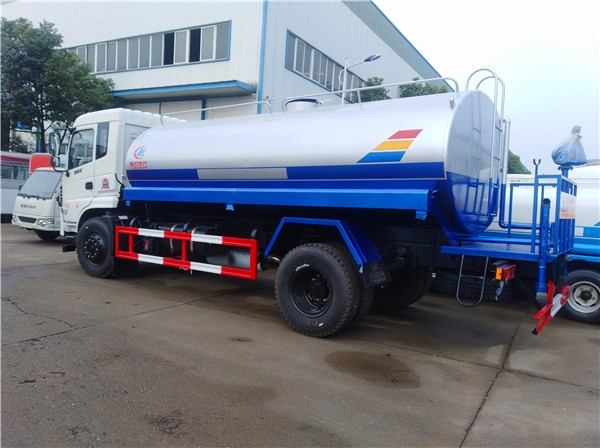 洒水车的厂家_济宁公路工程洒水车